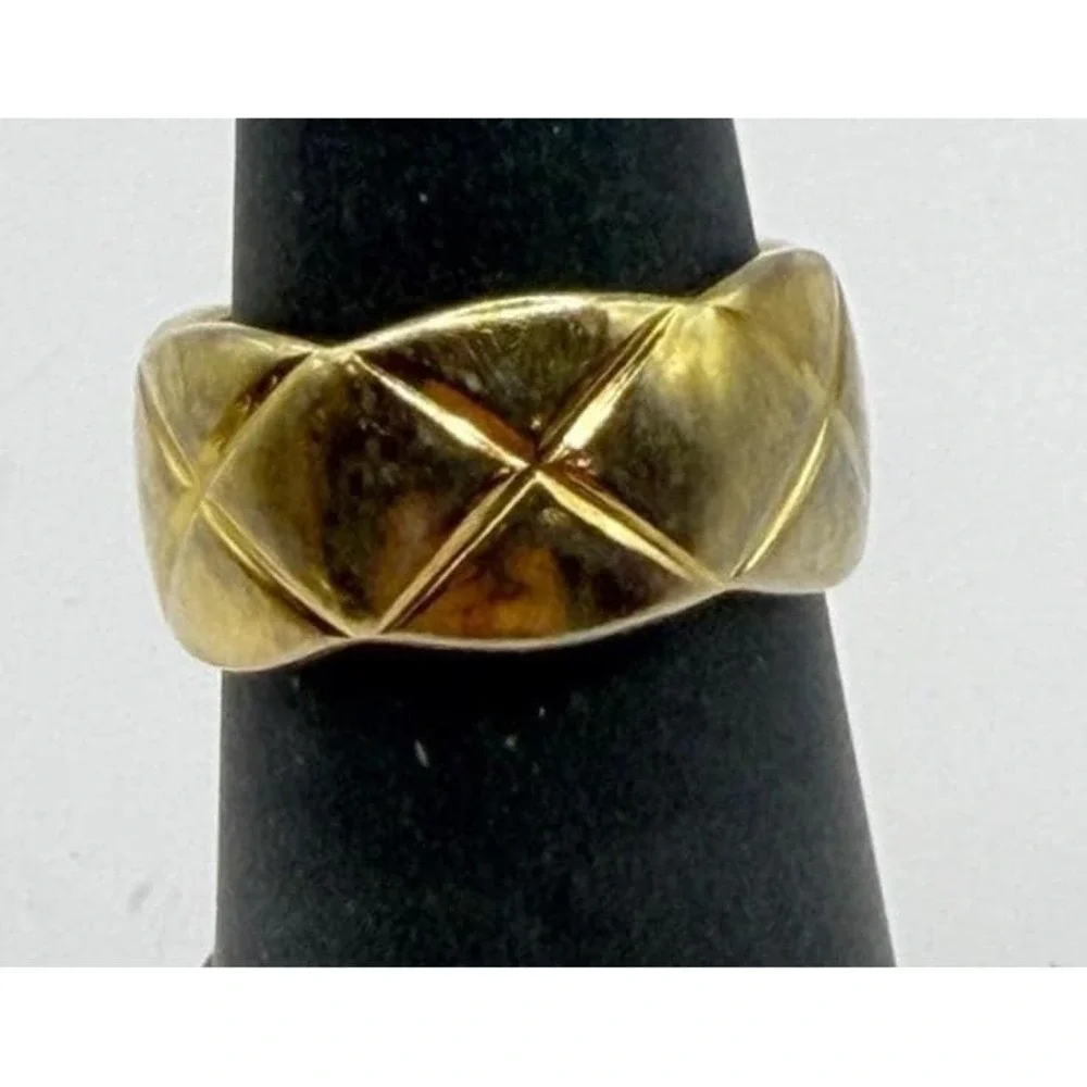 Gold Tone Wide Crossover Pattern‎ Band Ring Size 6.5